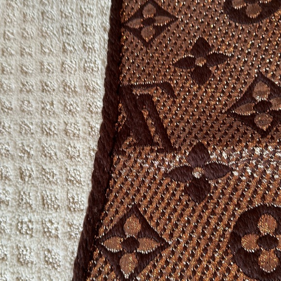 Louis Vuitton Scarf Gold Brown Logo Mania Monogram Winter Season preloved - Picture 4 of 13